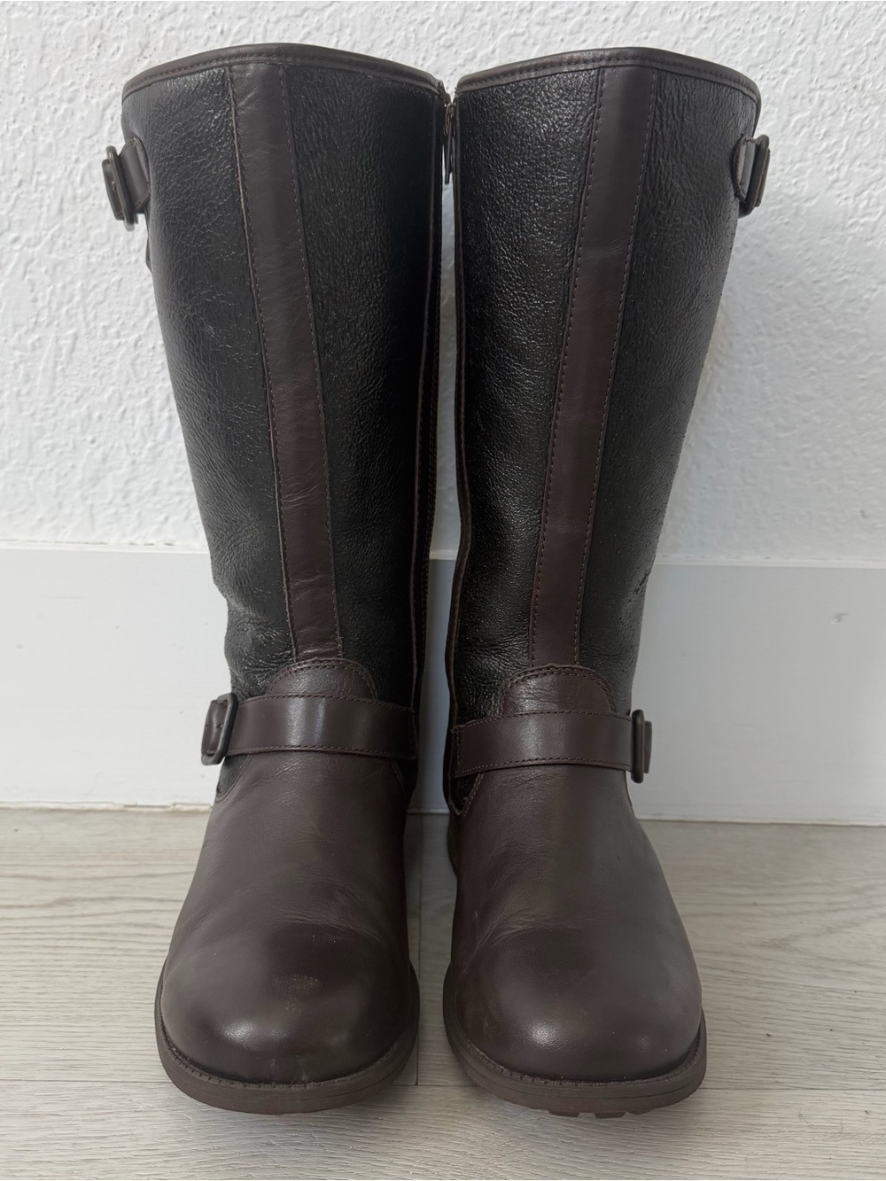 UGG Chancery Leather Riding Boots in Brown Size 8.5